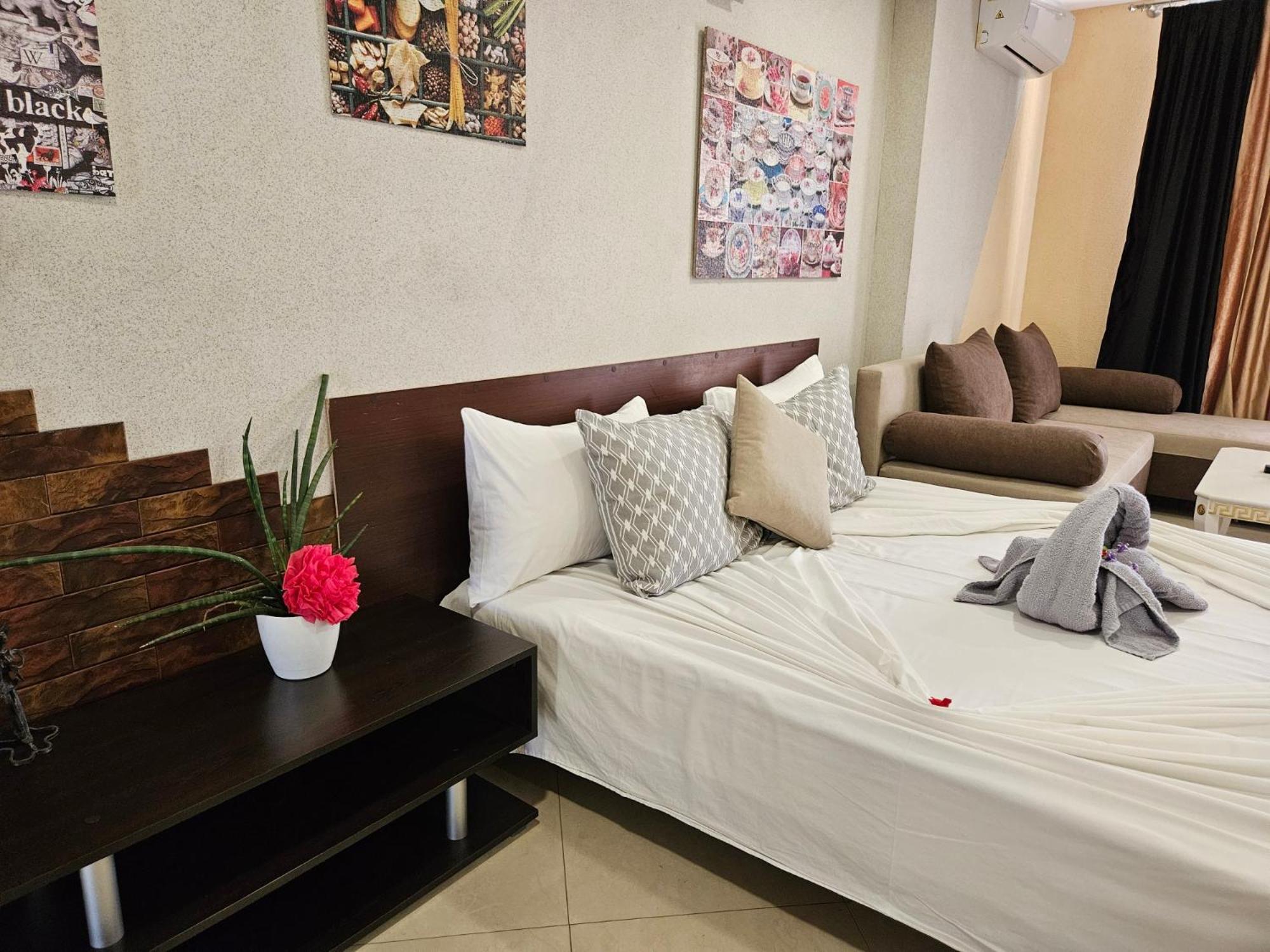 Paralax Hotel Varna Exteriör bild