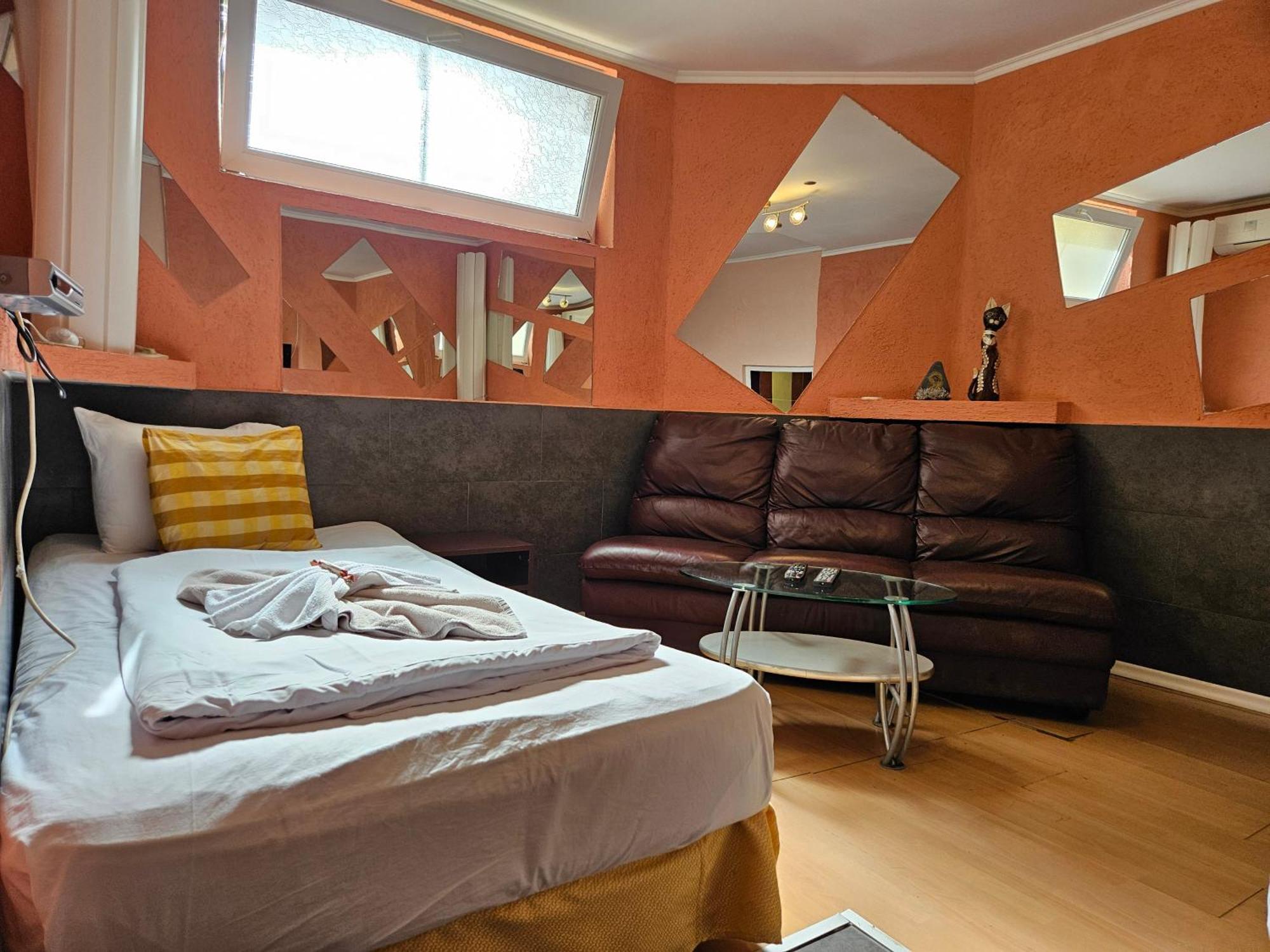 Paralax Hotel Varna Exteriör bild