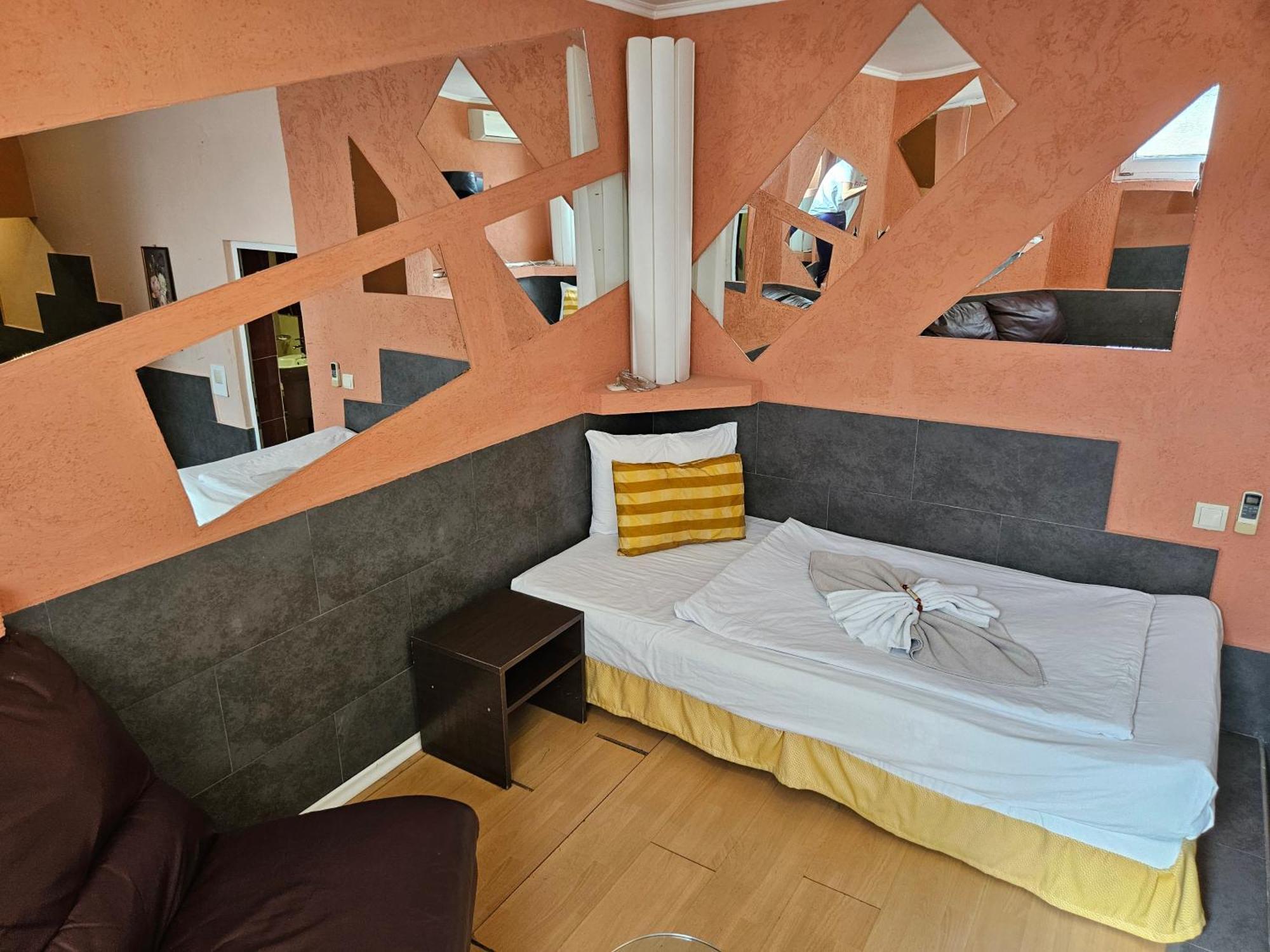 Paralax Hotel Varna Exteriör bild