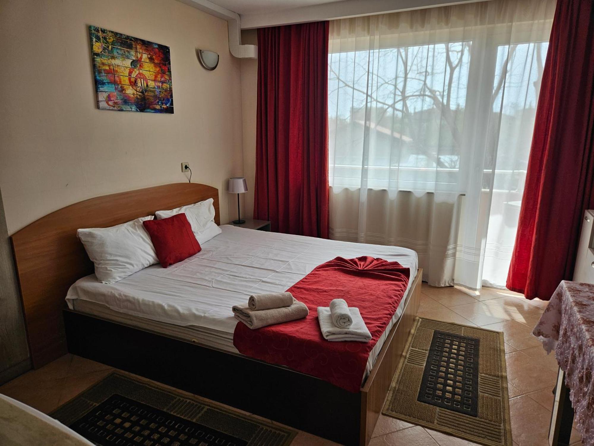 Paralax Hotel Varna Exteriör bild